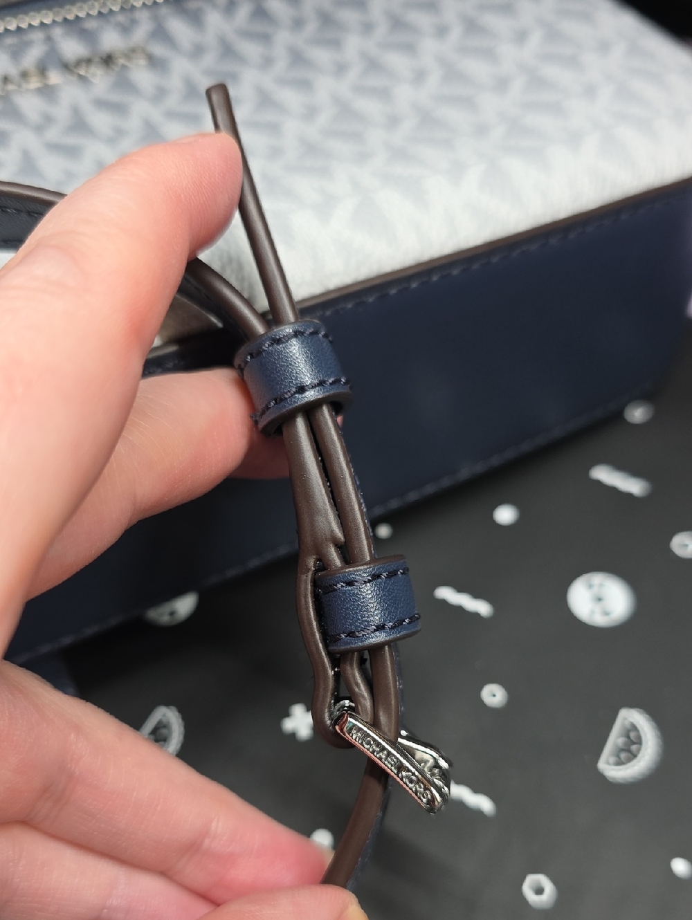 Michael Kors Navy and White Signature Crossbody Bag - Picture 5 of 8